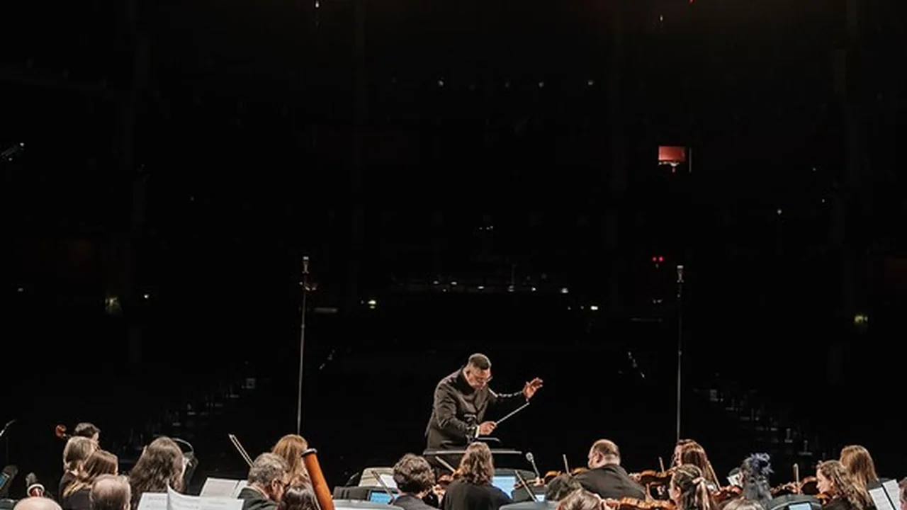 Old Bridge Chamber Orchestra: Peter and the Wolf: A Symphony of Stories